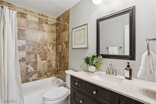 1429 Monarch CIR, Naples, FL 34116