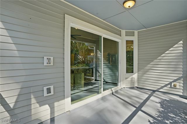 1429 Monarch CIR, Naples, FL 34116