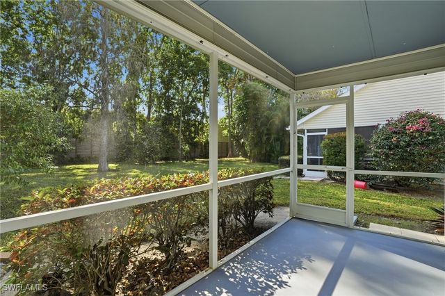 1429 Monarch CIR, Naples, FL 34116