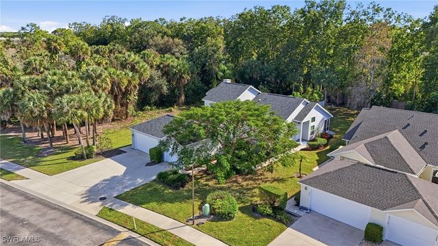 1429 Monarch CIR, Naples, FL 34116