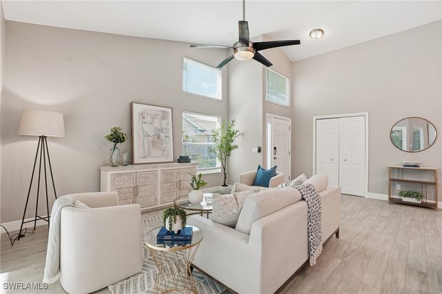 1429 Monarch CIR, Naples, FL 34116