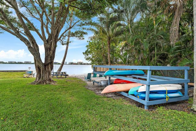 1516 S Lakeside Drive 207, Lake Worth Beach, FL 33460