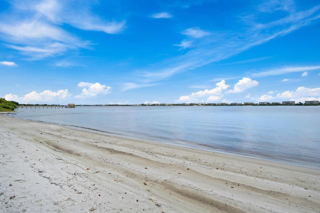 1516 S Lakeside Drive 207, Lake Worth Beach, FL 33460