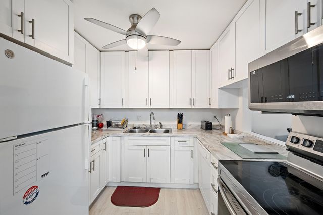 1516 S Lakeside Drive 207, Lake Worth Beach, FL 33460