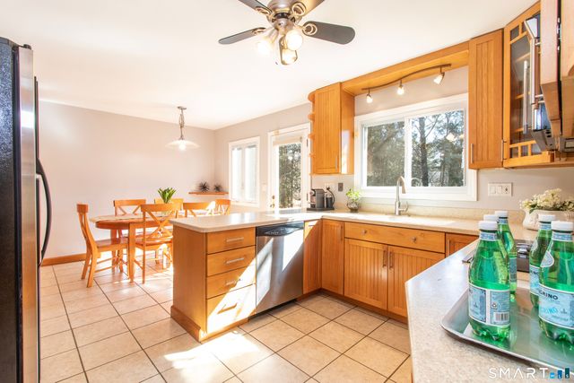 14 Watrous Lane, Woodbridge, CT 06525