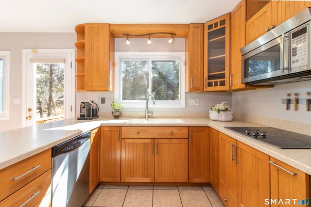 14 Watrous Lane, Woodbridge, CT 06525