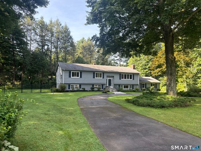 14 Watrous Lane, Woodbridge, CT 06525