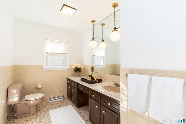 14 Watrous Lane, Woodbridge, CT 06525
