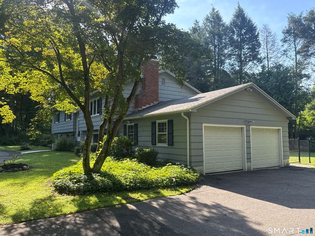 14 Watrous Lane, Woodbridge, CT 06525