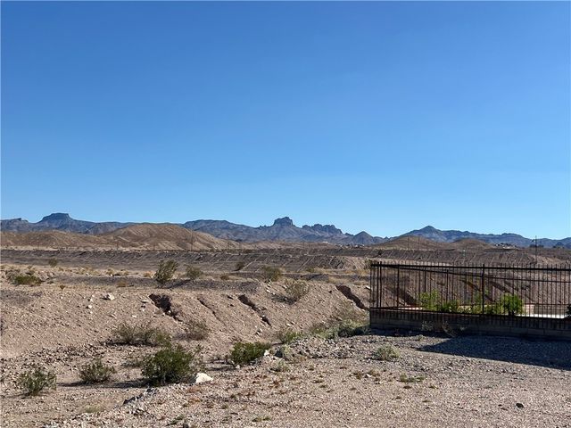 2709 Port Isabel Way, Bullhead City, AZ 86429