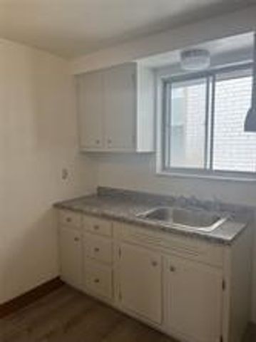 218 Bronx Ave 1, West View, PA 15229