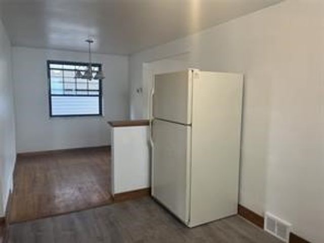 218 Bronx Ave 1, West View, PA 15229