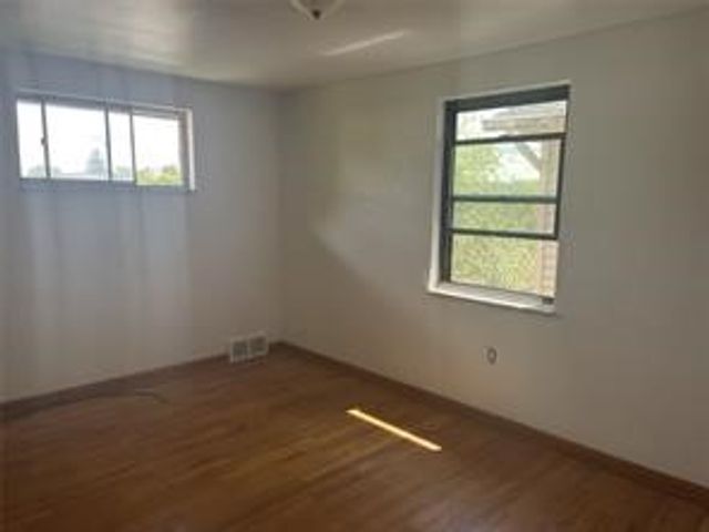 218 Bronx Ave 1, West View, PA 15229