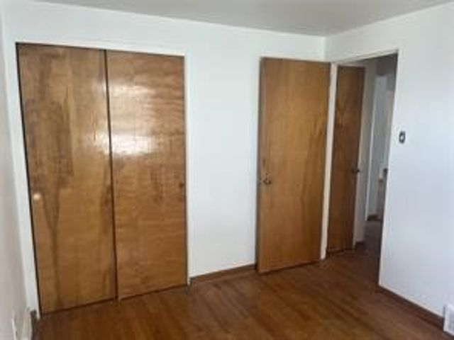 218 Bronx Ave 1, West View, PA 15229