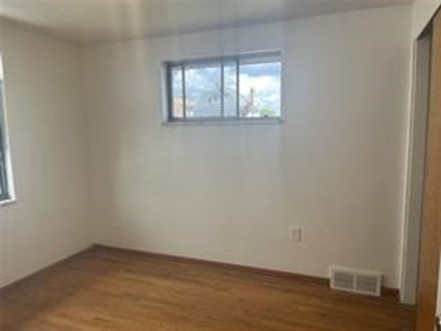 218 Bronx Ave 1, West View, PA 15229