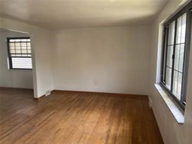 218 Bronx Ave 1, West View, PA 15229