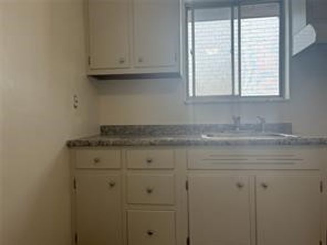 218 Bronx Ave 1, West View, PA 15229