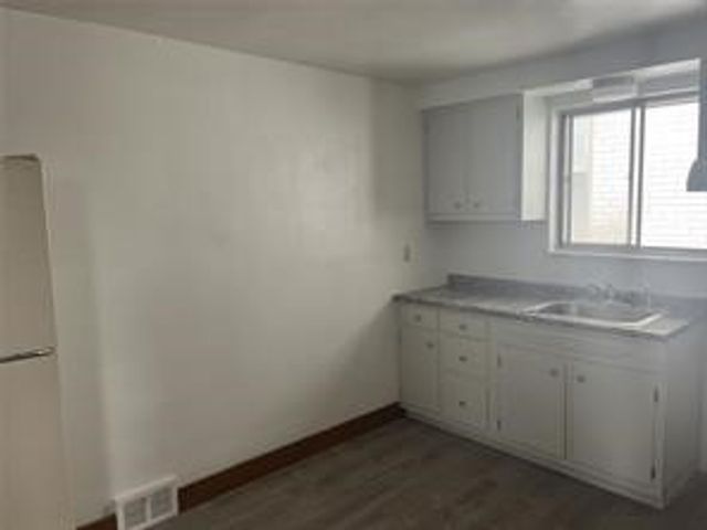 218 Bronx Ave 1, West View, PA 15229