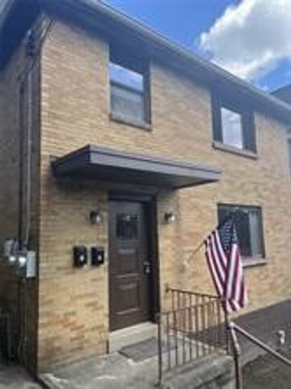 218 Bronx Ave 1, West View, PA 15229