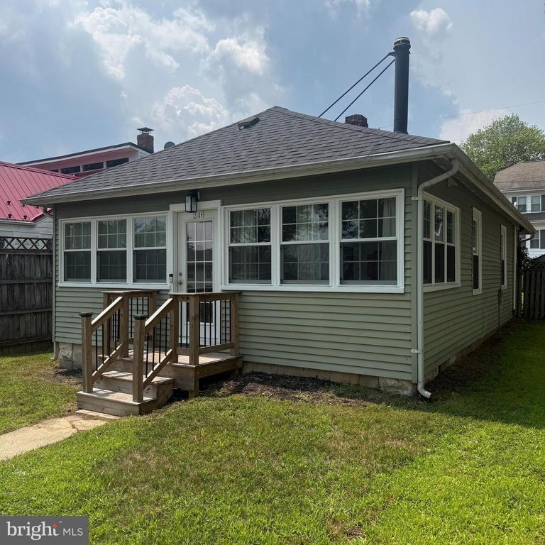 246 BAY AVE, Prince Frederick, MD 20678