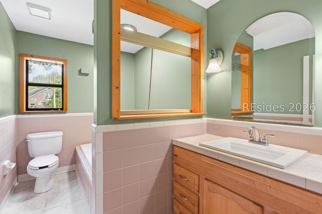 42 Wee Road 42, Hilton Head Island, SC 29926