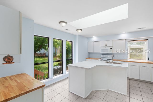 42 Wee Road 42, Hilton Head Island, SC 29926