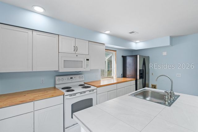 42 Wee Road 42, Hilton Head Island, SC 29926