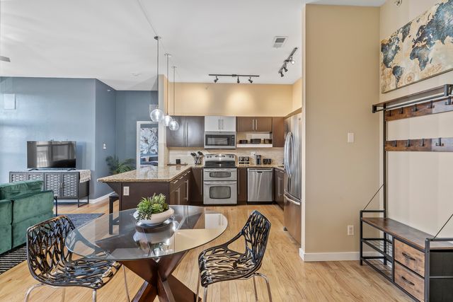 623 W Walnut Street 407, Springfield, MO 65806