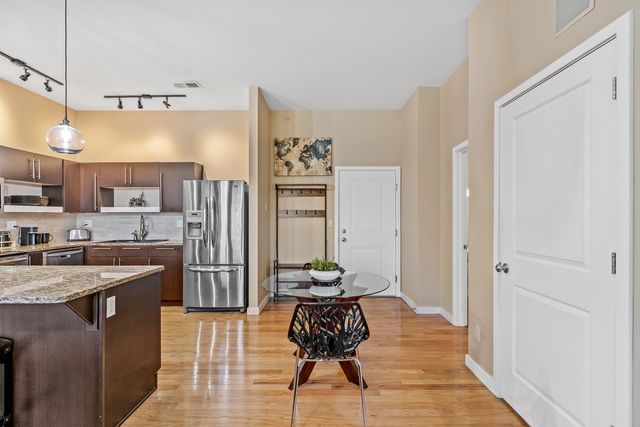 623 W Walnut Street 407, Springfield, MO 65806