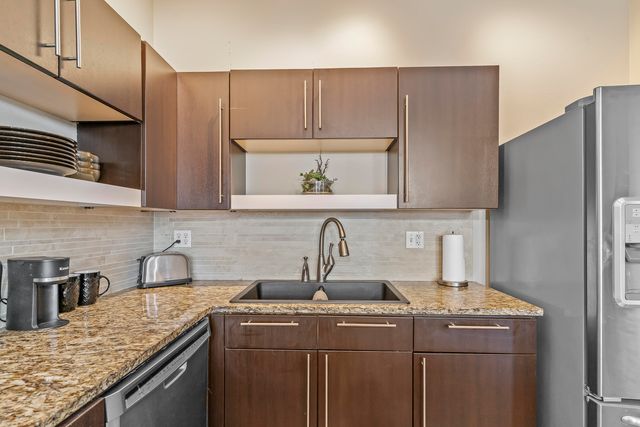 623 W Walnut Street 407, Springfield, MO 65806