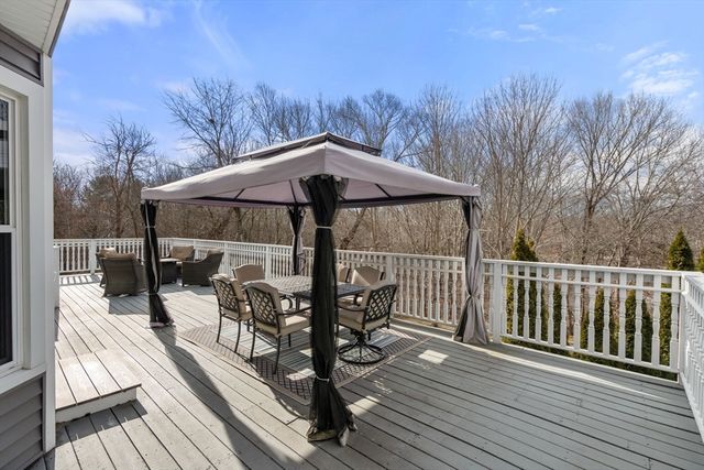 51 Albee Rd, Uxbridge, MA 01569