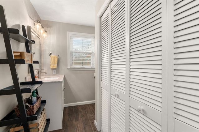 51 Albee Rd, Uxbridge, MA 01569