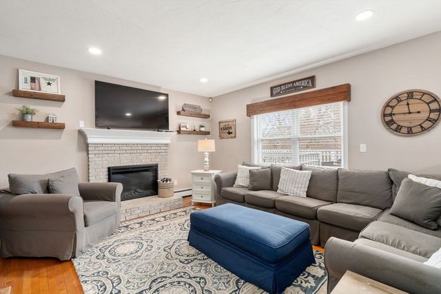 51 Albee Rd, Uxbridge, MA 01569