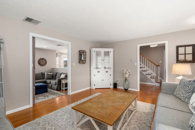 51 Albee Rd, Uxbridge, MA 01569