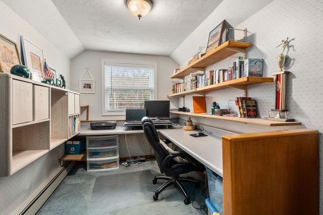 51 Albee Rd, Uxbridge, MA 01569