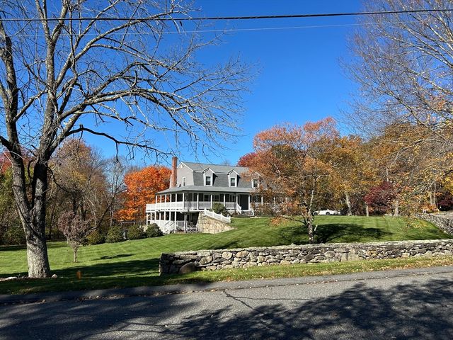 51 Albee Rd, Uxbridge, MA 01569