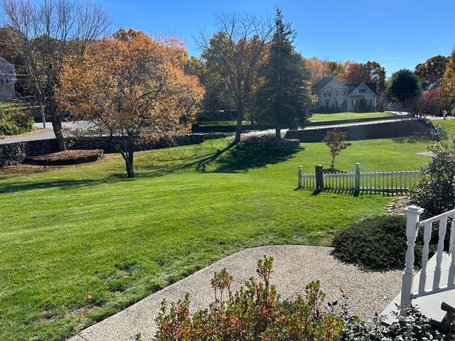 51 Albee Rd, Uxbridge, MA 01569