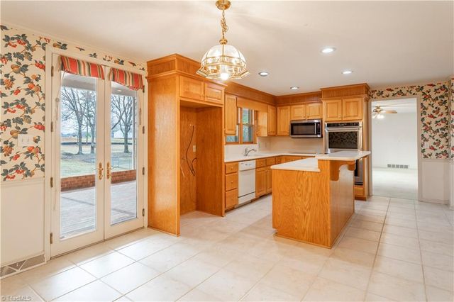 4668 S NC Highway 150, Lexington, NC 27295