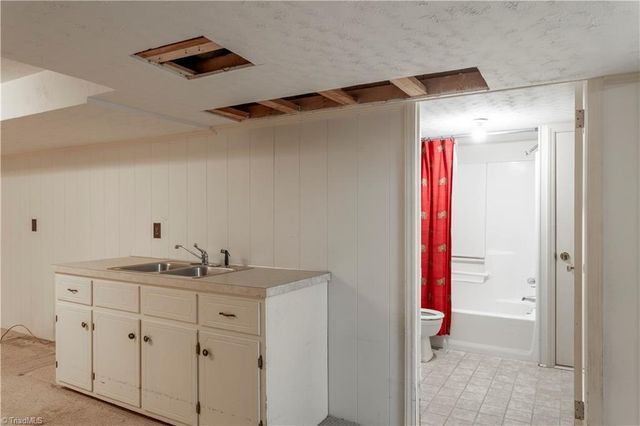 4668 S NC Highway 150, Lexington, NC 27295