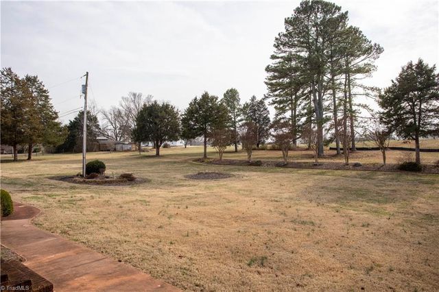 4668 S NC Highway 150, Lexington, NC 27295