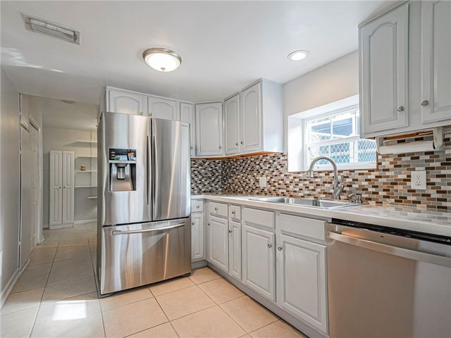 1440 4th Court, Vero Beach, FL 32960