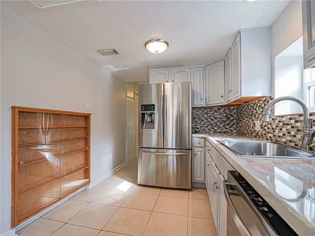 1440 4th Court, Vero Beach, FL 32960