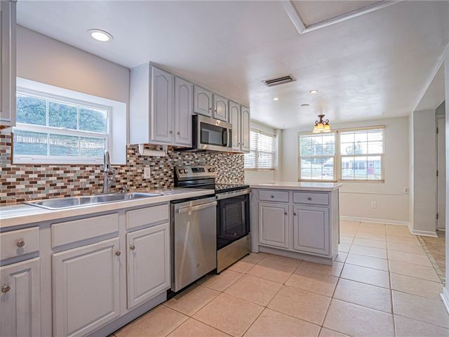 1440 4th Court, Vero Beach, FL 32960