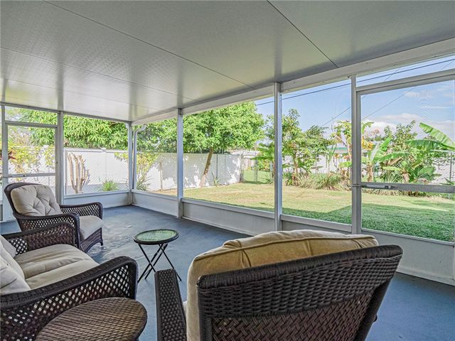 1440 4th Court, Vero Beach, FL 32960