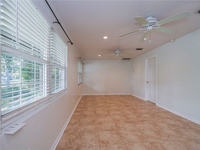 1440 4th Court, Vero Beach, FL 32960