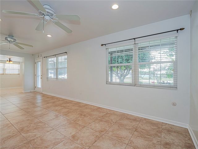 1440 4th Court, Vero Beach, FL 32960