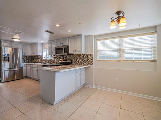 1440 4th Court, Vero Beach, FL 32960