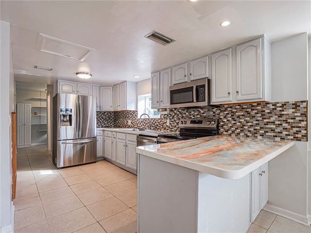 1440 4th Court, Vero Beach, FL 32960