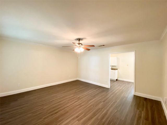 801 Irwin Drive B, Hurst, TX 76053