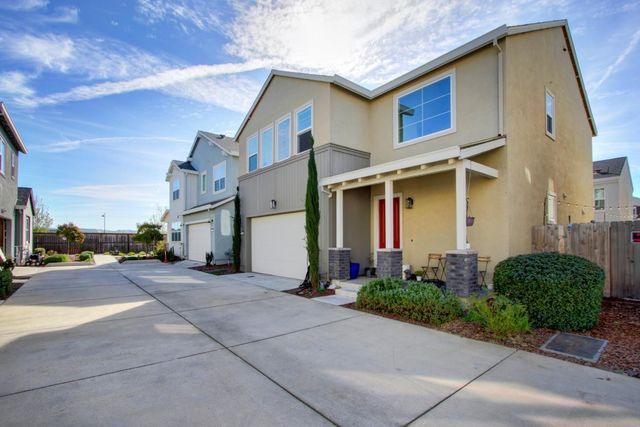 3280 Sunny Gate Ln, Folsom, CA 95630